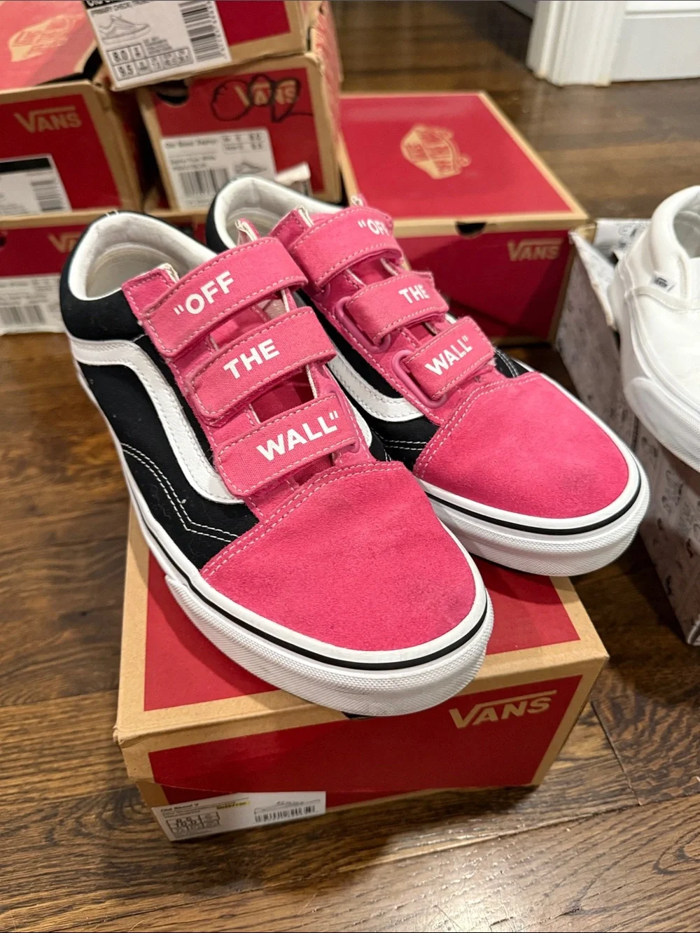 Vans Old Skool Velcro Sneakers in Pink and Black